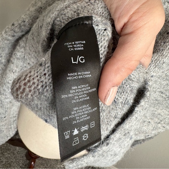 Well Worn brand Sweater - Picture 5 of 5